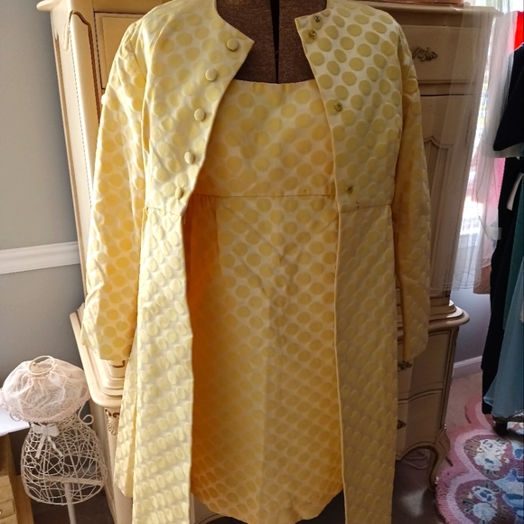 VINTAGE 1960S YELLOW POLKA DOT DRESS AND COAT! " JR. THEME NEW YORK"! UNION MADE - Picture 2 of 16